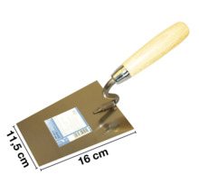 Putslev med trähandtag och en storlek på 11,5 x 16 cm.