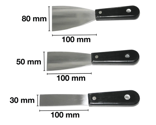 Tre spatlar med plasthandtag och olika bladbredder: 80 millimeter, 50 millimeter och 30 millimeter.