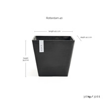 Kvadratisk Ecopots Rotterdam 40 blomkruka. Höjd 35,5 centimeter, längd 40,1 centimeter, djup 40,1 centimeter. Volym 37,6 liter.