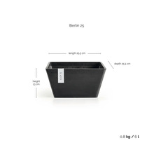 Kvadratisk antracitgrå blomkruka Ecopots Berlin 25, längd 25,5 centimeter, djup 25,5 centimeter, höjd 13 centimeter, volym 6 liter.