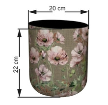 Blomkruka med blommönster, 22 cm hög och 20 cm bred