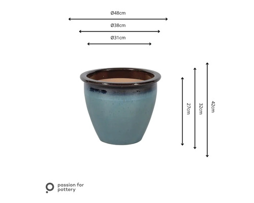 Blåbrun glaserad keramikblomkruka, mått: diameter 31, 38, 48 centimeter, höjder 27, 32, 42 centimeter. passion for pottery Logo.