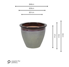 Keramisk blomkruka med mått för diametrar 31, 38, 48 centimeter och höjder 27, 32, 42 centimeter. Passion for Pottery Logo.