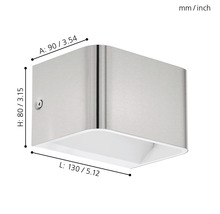 Vägglampa i metall med storleksangivelser