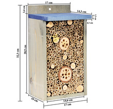 Insekthotell med dimensioner av trä och bambu