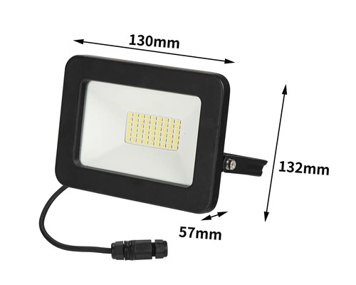 LED-strålkastare med måtten 130 mm gånger 132 mm gånger 57 mm.