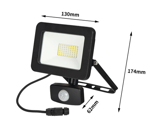 LED-strålkastare med rörelsesdetektor och måtten 130 mm x 174 mm x 62 mm.